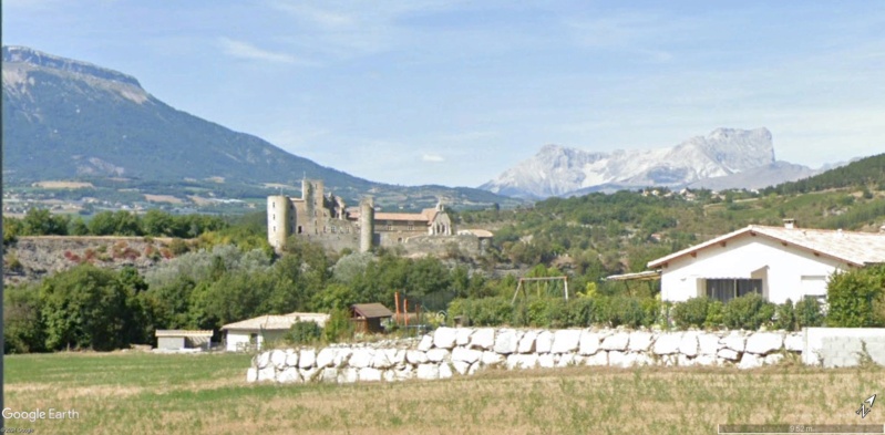 Balade en [ France], le Château de Tallard. Hautes Alpes. A400