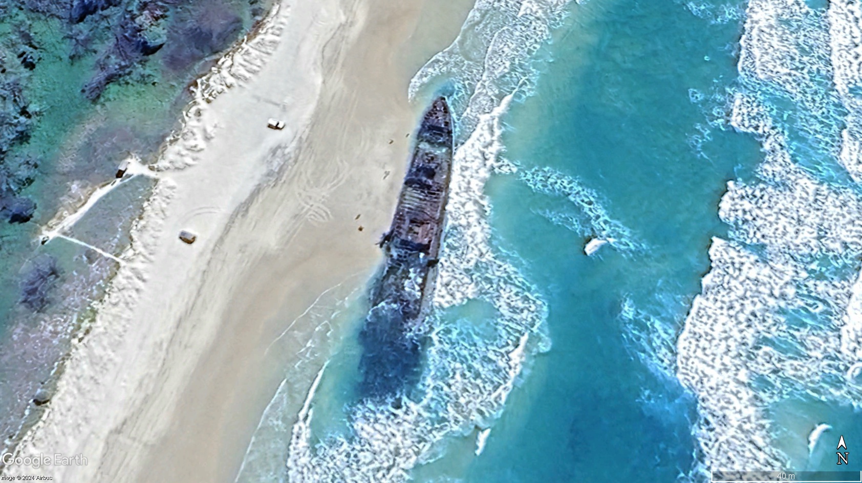 Ballade en [Océan /Mer] Les plus belles épaves de bateaux visibles sous Google Earth A424