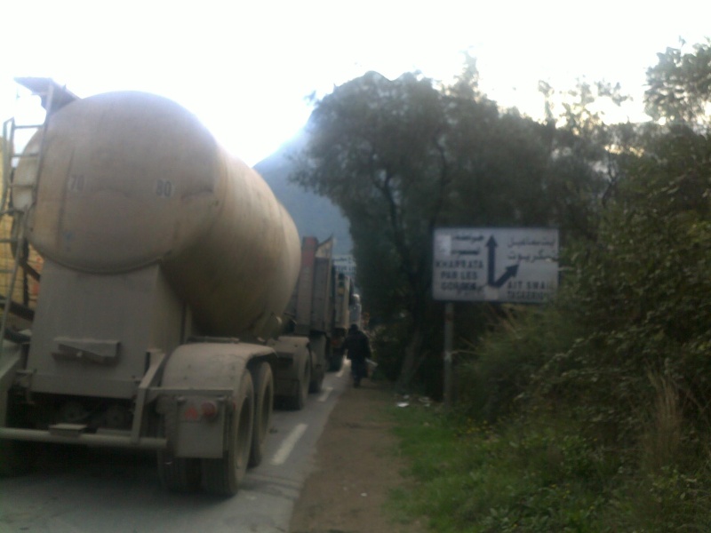 La RN9 bloquée par les citoyens à Bordj Mira ( 11/12/2012) 11122023