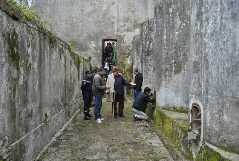 visite d'un ancien centre de tortures à Aokas 812