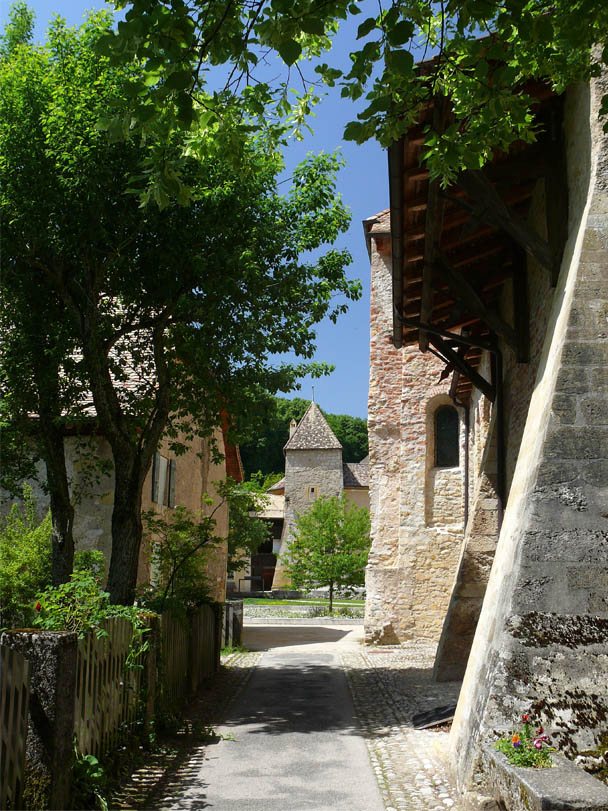 Abbatiale de Romainmotier / Suisse Chemin10