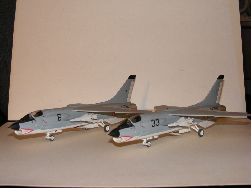 [Heller] 1/72 - Vought F-8E (FN) Crusader (VINTAGE) 2007_074