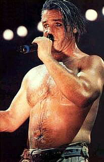 Photos de Till Lindemann - Page 2 Tillli10