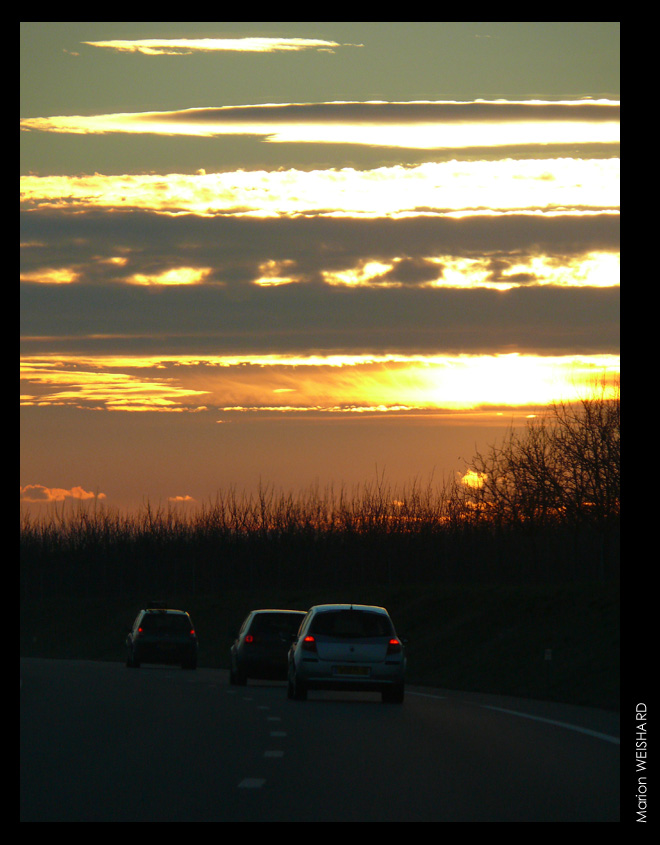 Tombée de la nuit sur autoroute 2007-020