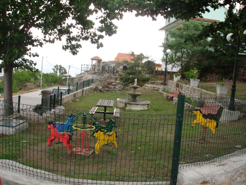 Parque Infantil / Centro de Idosos Pictur13