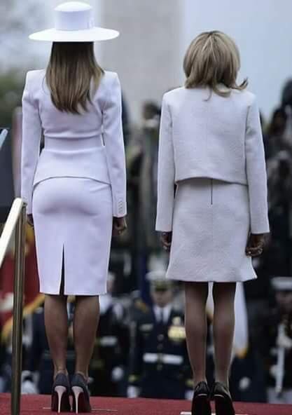 La robe de Brigitte Macron moquée sur le Net Melani10