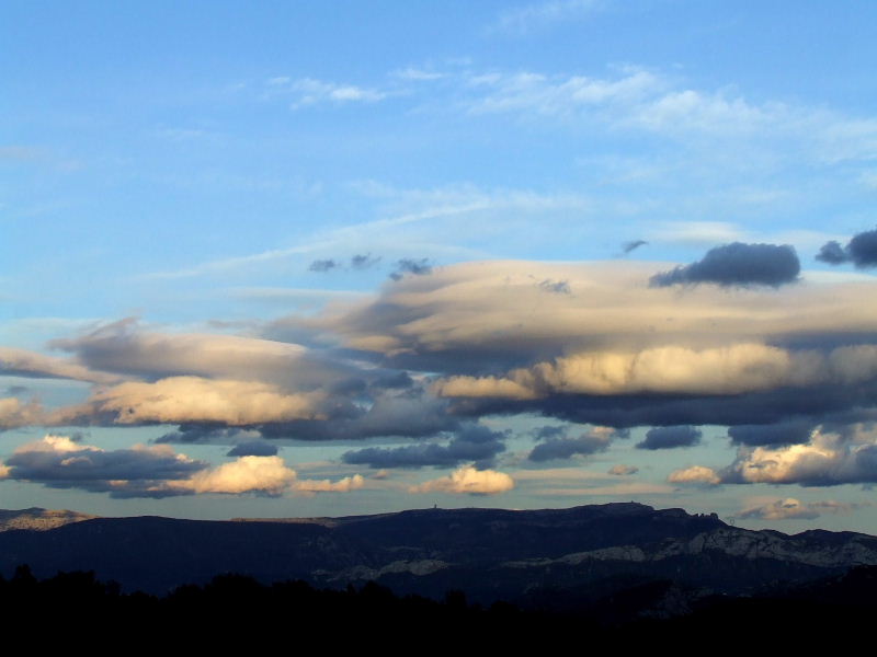 quelques beaux nuages... Nuage_10