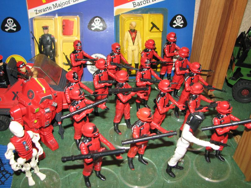 Star wars/action force/vinyles/flam/PVC/Astérix/Lego etc... - Page 21 Red_sa10