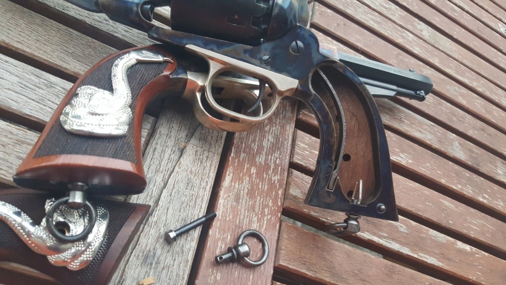 Colt SAA Cavalry UBERTI .380R/knall  Snake-grips - Photos - 38439910