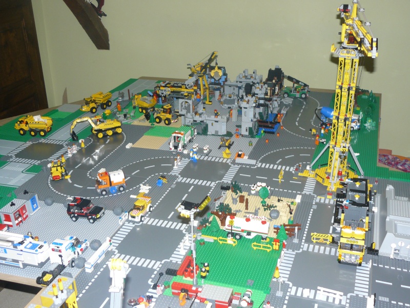 LEGO - La ville depuis ses débuts, son évolution, etc - Page 4 P1180720