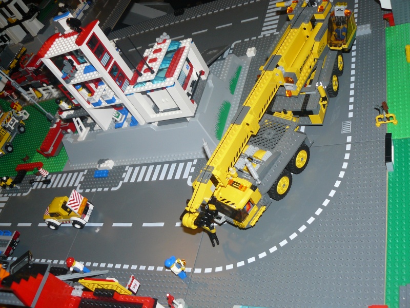 LEGO - La ville depuis ses débuts, son évolution, etc - Page 6 P1210213