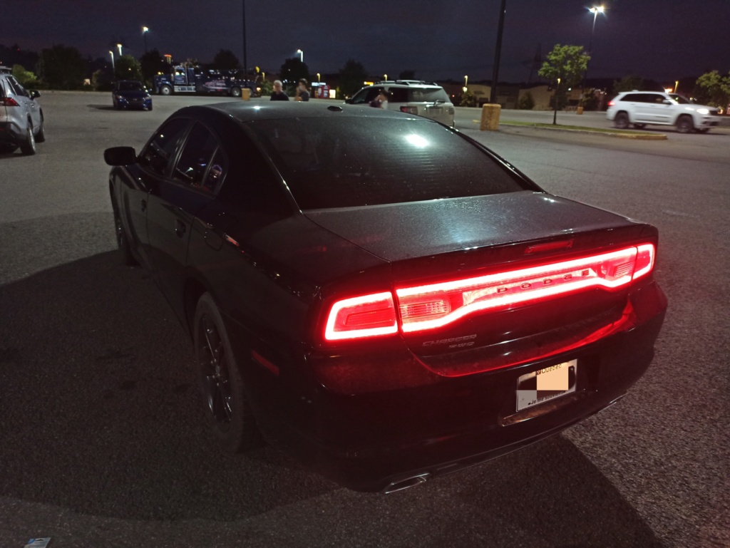 dodge charger 3.6 AWD 2011 Img_2138