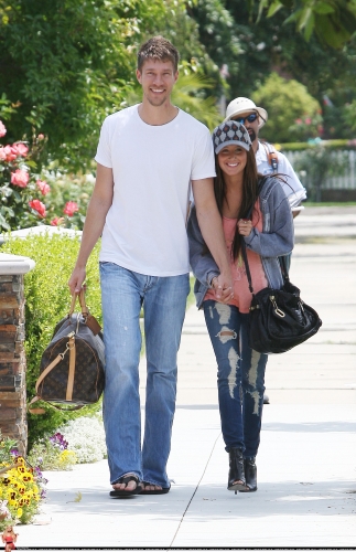 Ashley and Scott Speer returning to her home in Toluca Lake - June 1 Norm1081