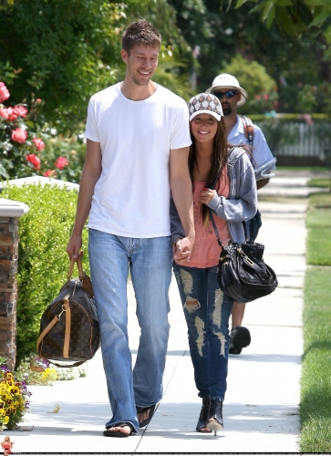 Ashley and Scott Speer returning to her home in Toluca Lake - June 1 Norm1088
