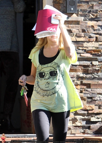 January 5 - Leaving her parents house in Toluca Lake Norma731