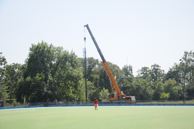 Malvinas Argentinas: Primer cancha de hockey iluminada con LED. 00310