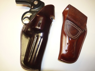 The Tom THREEPERSONS HOLSTER by SLYE P1110230