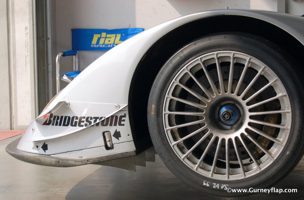 [Historique] La Mercedes CLR (Sport prototypes) 1999 Dsc_2012