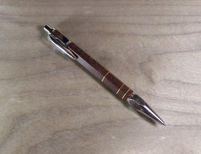 Bic en bois 100_2610