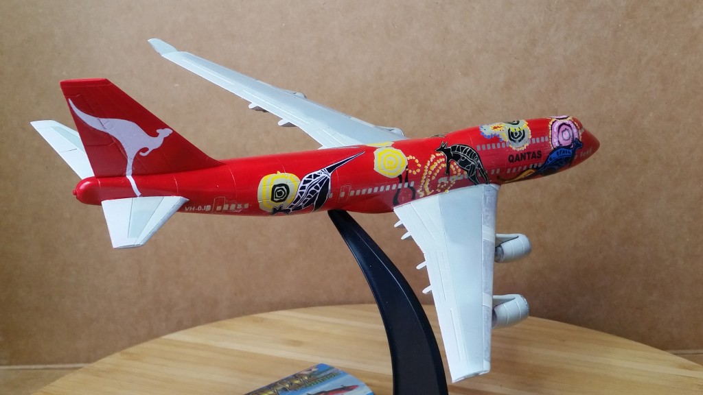  1/300 Zhengdefu Qantas Boeing 747-400  (fini) B2311
