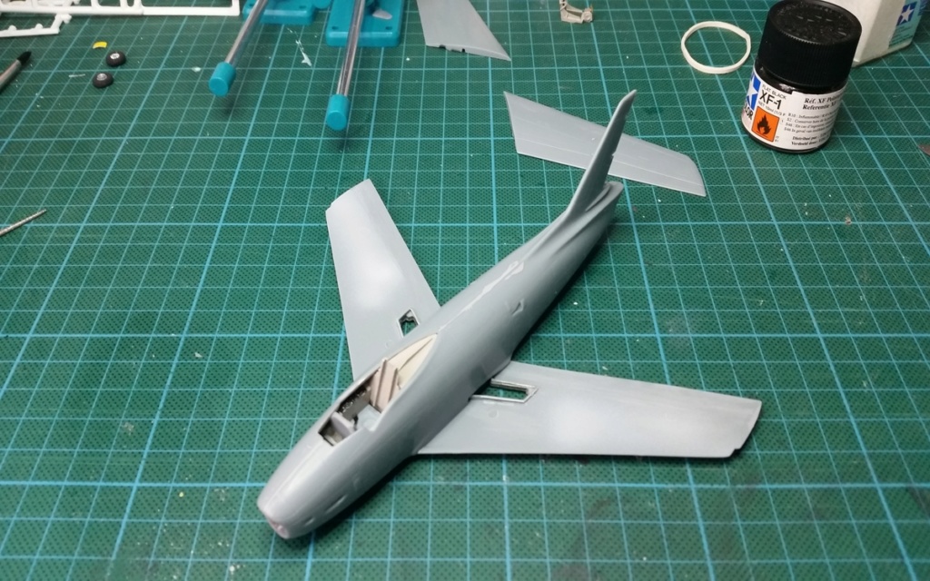 1/72 Sword FJ-2 Fury F911