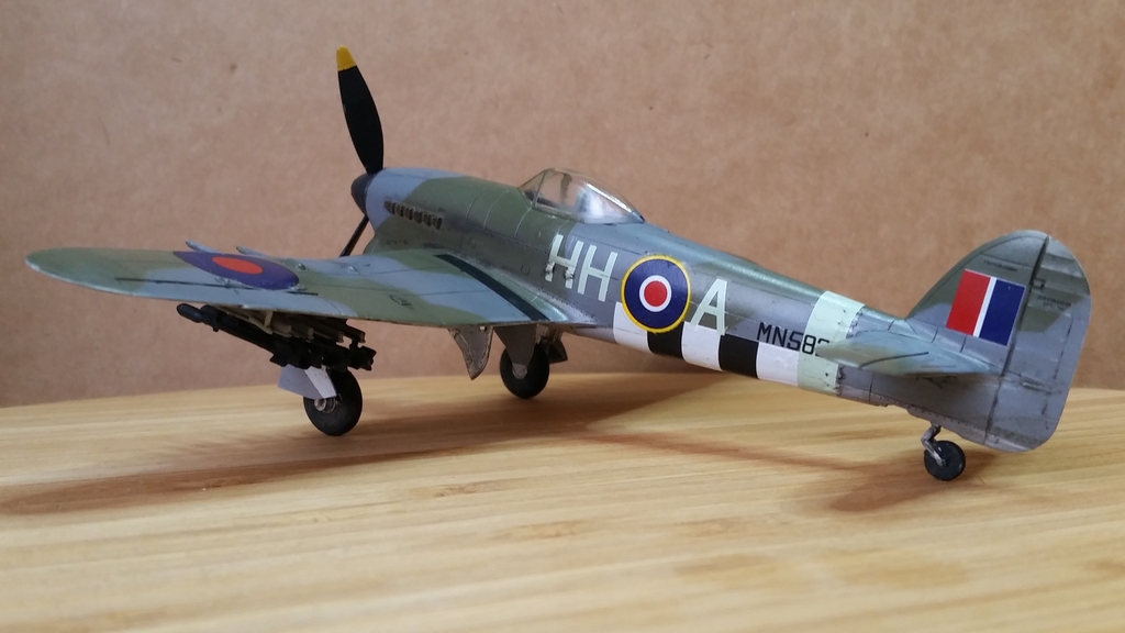 1/72 Academy Hawker Typhoon Mk.Ib (Fini) T2010