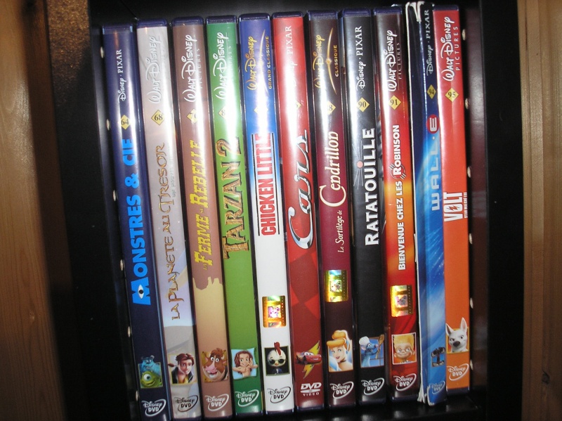 collection - [Photos] Postez les photos de votre collection de DVD et Blu-ray Disney ! - Page 30 P1010312
