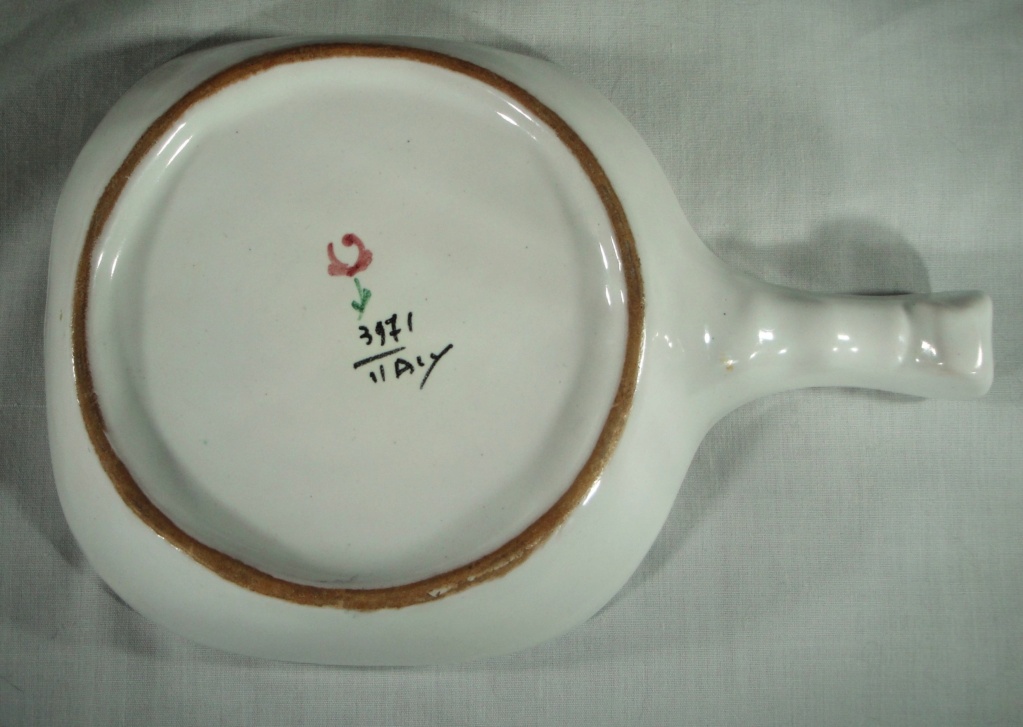 Italian small tray / pin dish- interesting flower mark on base - any ideas? Flower11
