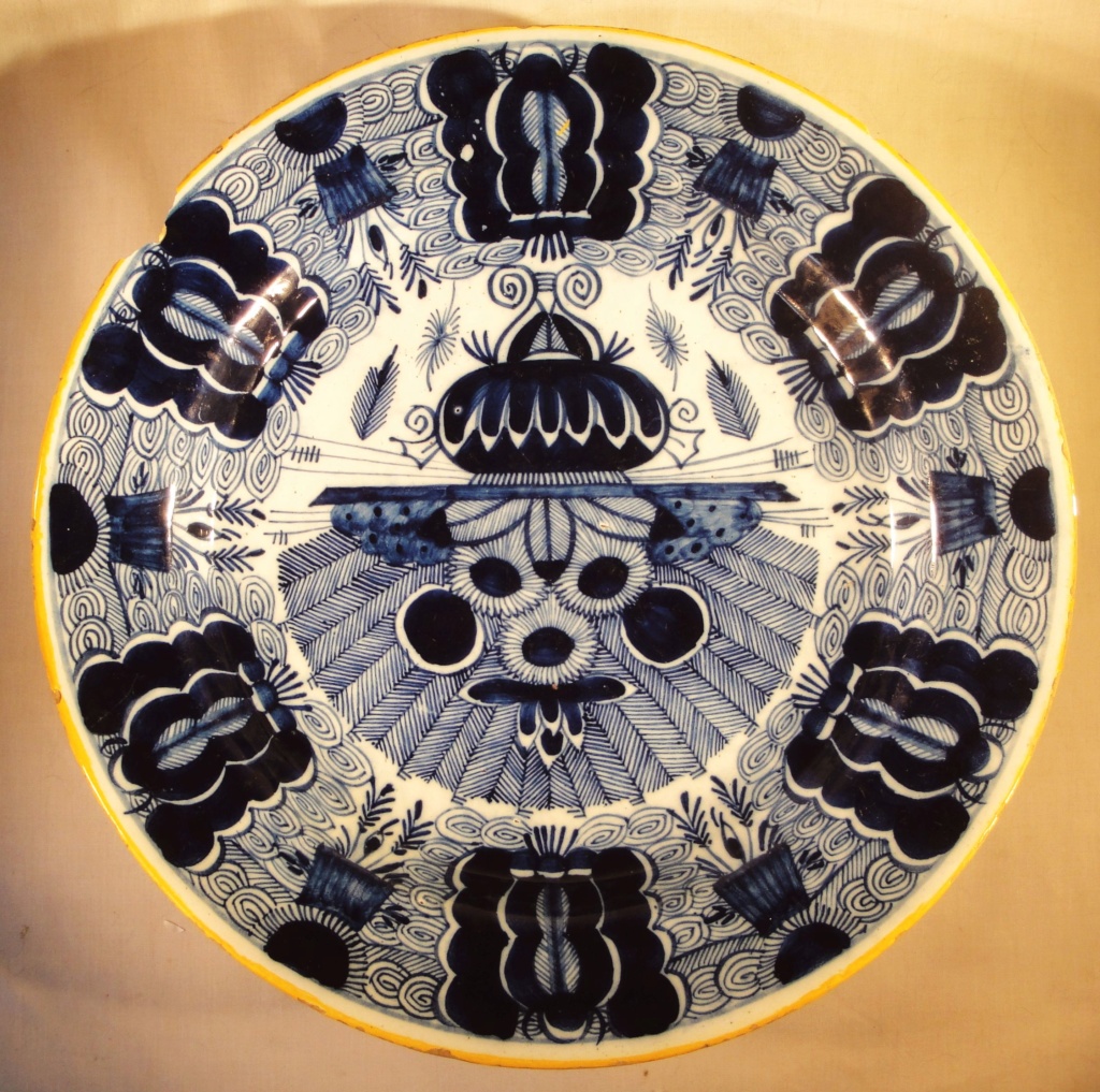 Klauw Peacock Pattern, Delft ware plate  Sc_pla11