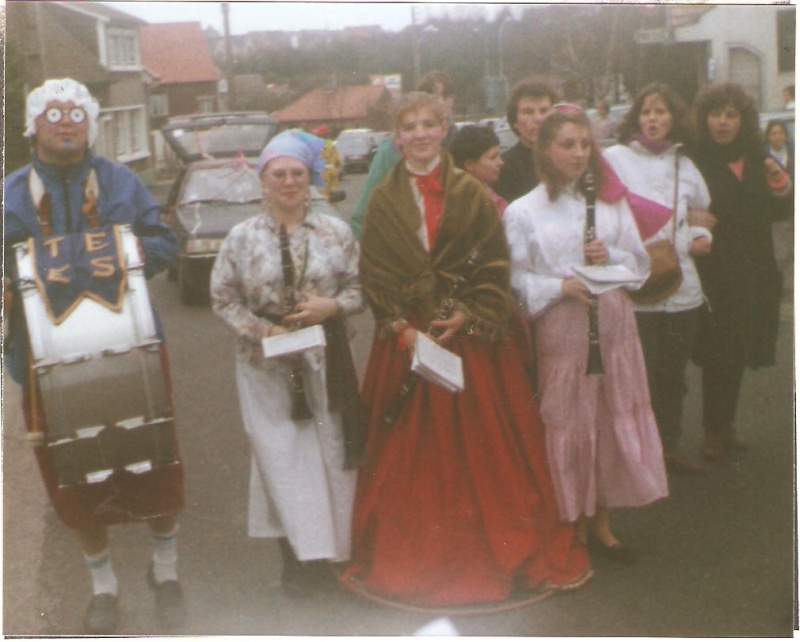 défilé pour le carnaval d'Etaples le  10 mars 1990. 00810