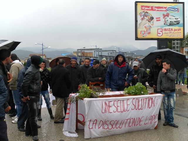  Béjaia : Les habitants de Barbacha ferment les Quatre Chemins (Scala) Barbac12