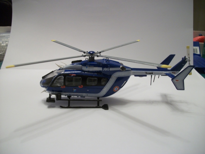 EC 145 REVELL 1/72 - Page 2 100_0824