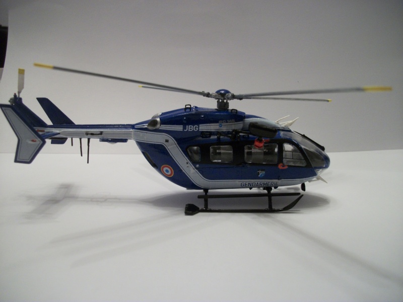 EC 145 REVELL 1/72 - Page 2 100_0826