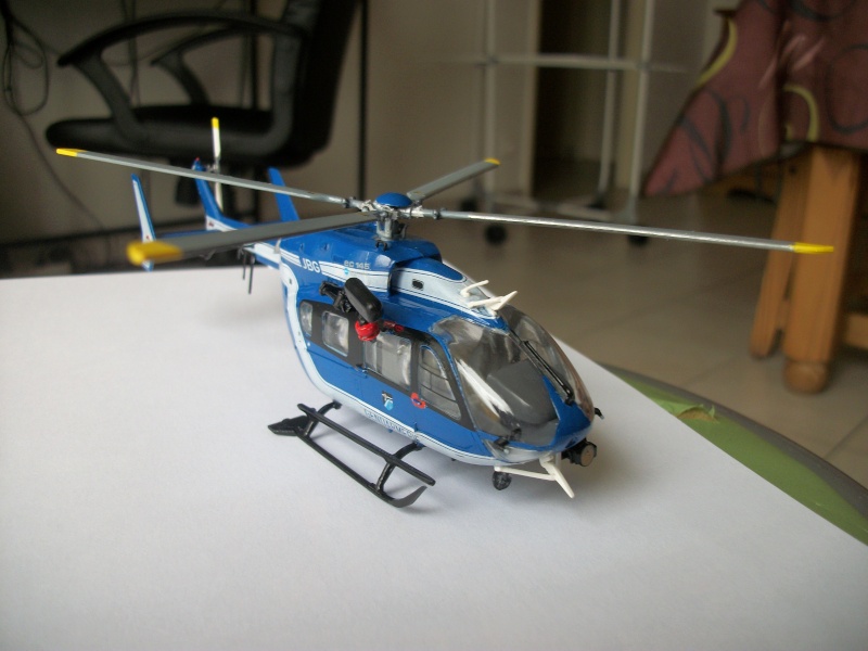 EC 145 REVELL 1/72 - Page 2 100_0918