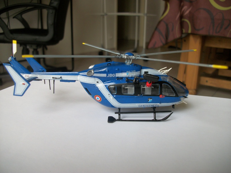 EC 145 REVELL 1/72 - Page 2 100_0919