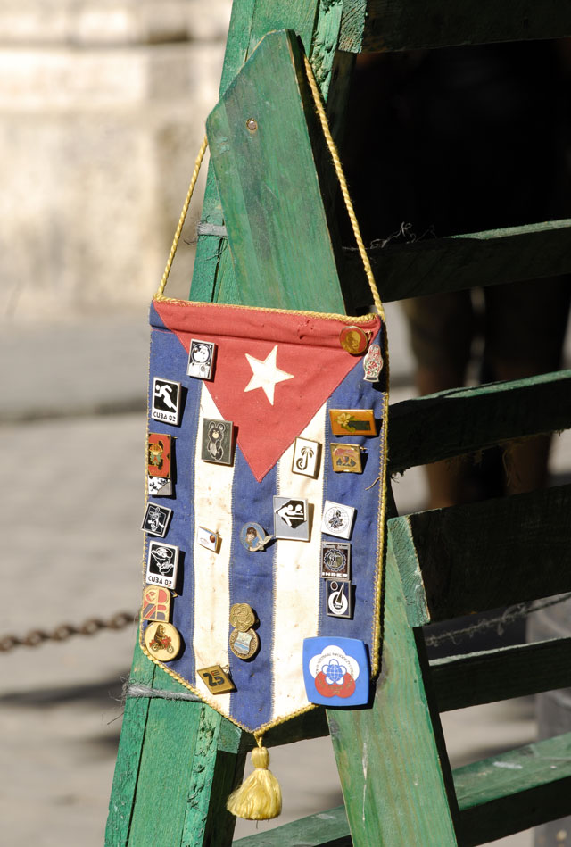 Vendedores de libros en la Plaza de Armas, La Habana, Cuba Dsc07913