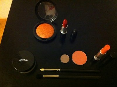 MAC APRES CHIC COLLECTION  - Page 8 13572313