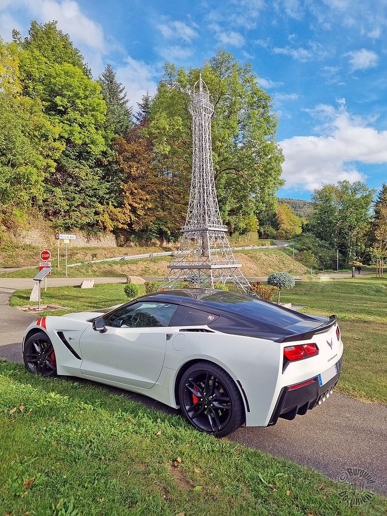 La C7 près de la Tour Eiffel ! Tour_e13