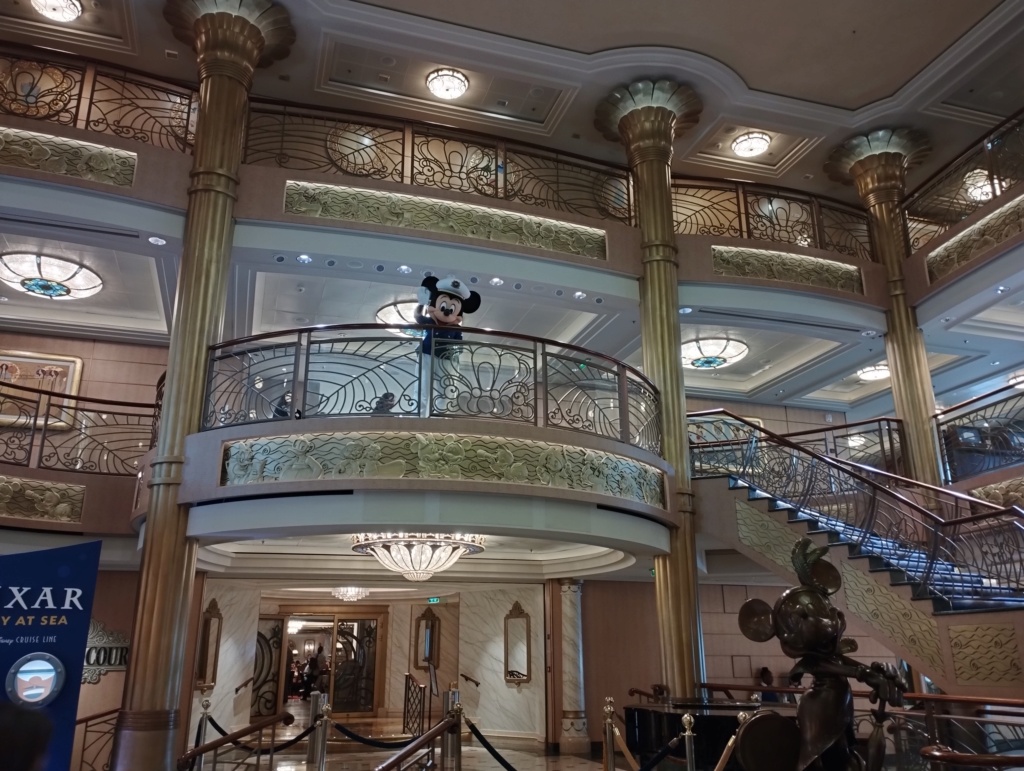 Première Disney Cruise Line en amoureux sur le Fantasy du 13 au 20 janvier 2024 Img_2439