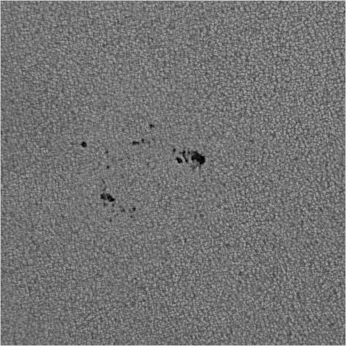 Un peu d'activité solaire : AR2814 en lumière blanche Solei105