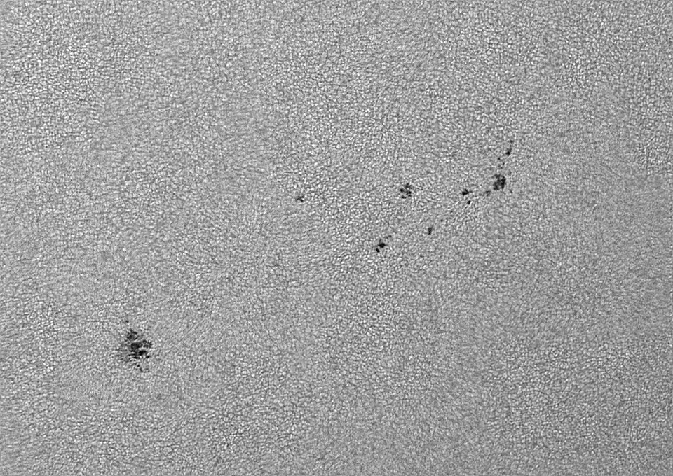 Quelques nouvelles du soleil en lumière blanche ce jour (AR2816 et 2818) Solei122
