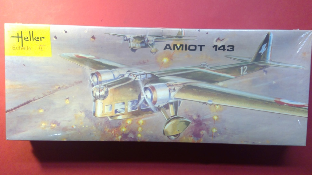 AMIOT 143 1/72ème Réf L 390 Helle740
