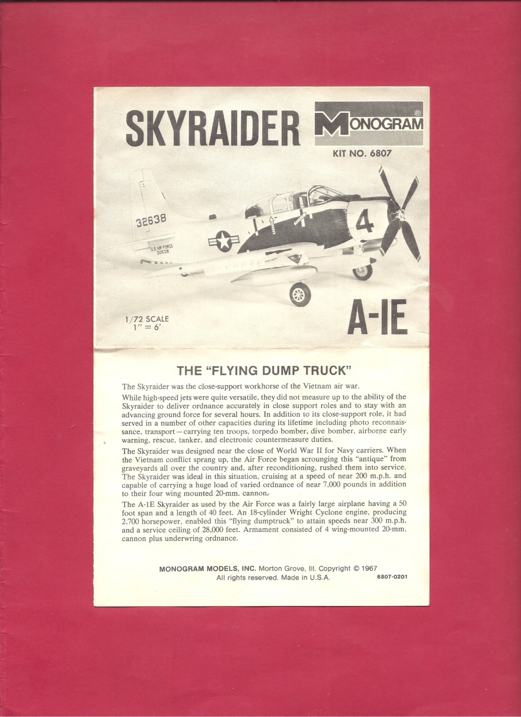 [MONOGRAM] DOUGLAS A 1E SKYRAIDER 1/72ème Réf 6807 Monog195