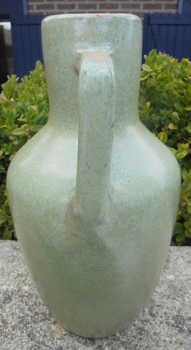 vase en gres avec signature mystère Dsc03313