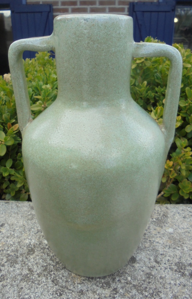 vase en gres avec signature mystère Dsc03314