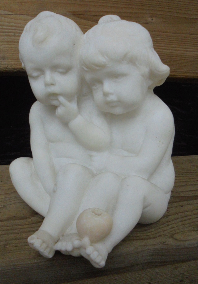 petite sculpture enfants albatre  Dsc04812