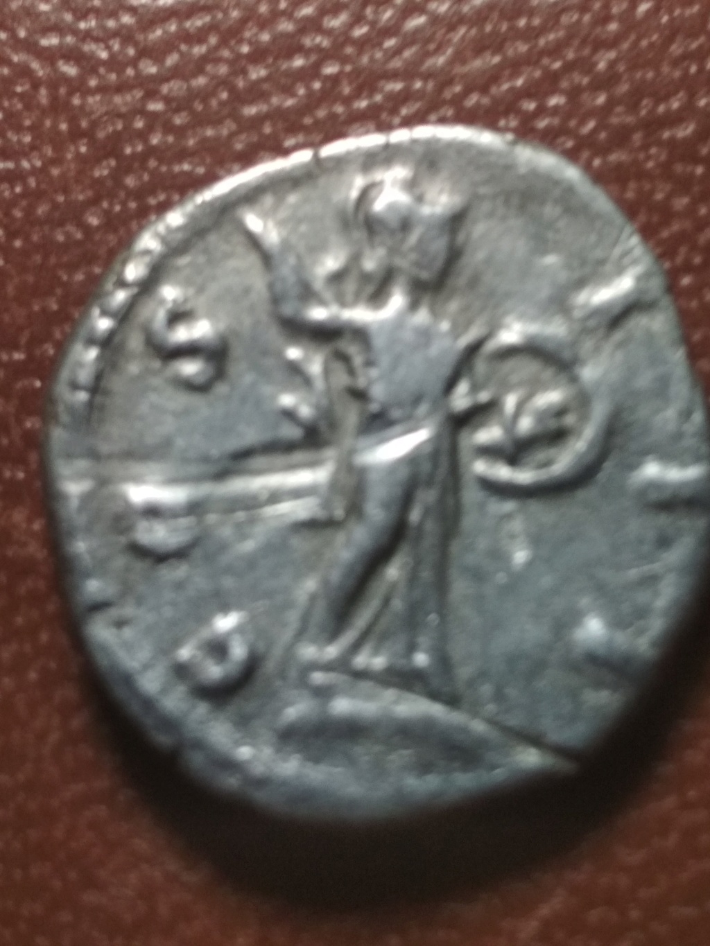 Denario de Marco Aurelio. COS III. Minerva estante a dcha. Roma. Img_2069