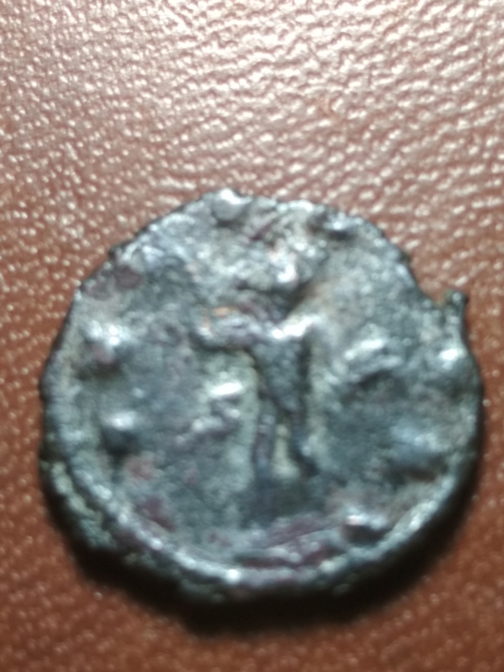 Antoniniano de Galieno. IOVI VLTORI. Júpiter a izq. cabeza a dcha. Roma Img_2077