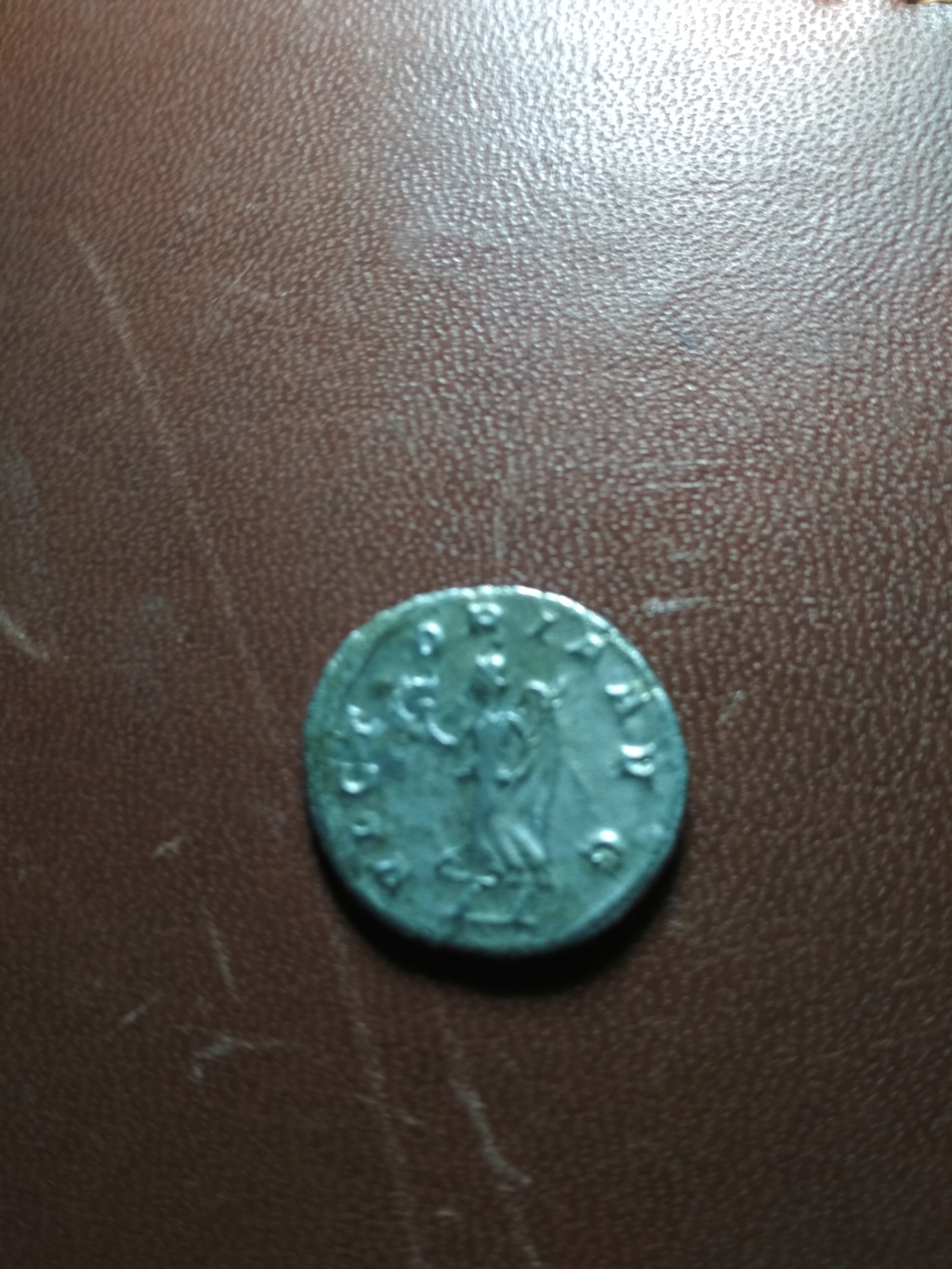Antoniniano de Gordiano III. VICTORIA AVG. Victoria a izq. Roma Img_2085