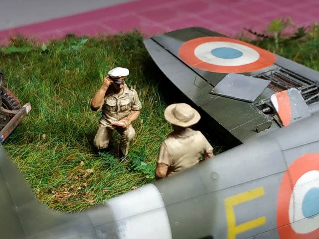 spitfire IXe Armée de l'air -   indochine  vautré    - 1/48 eduard +  plein de résine  - Page 9 Image977